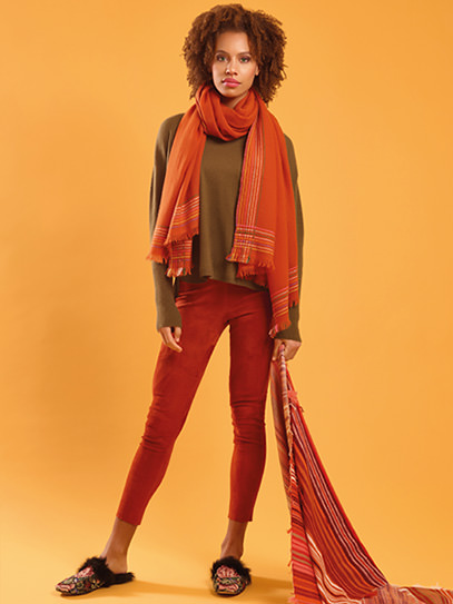 Sweater „Bluna“, Shawl „Gipsy Heavy Border Stripes“ Plaid „Gipsy“ Terracotta