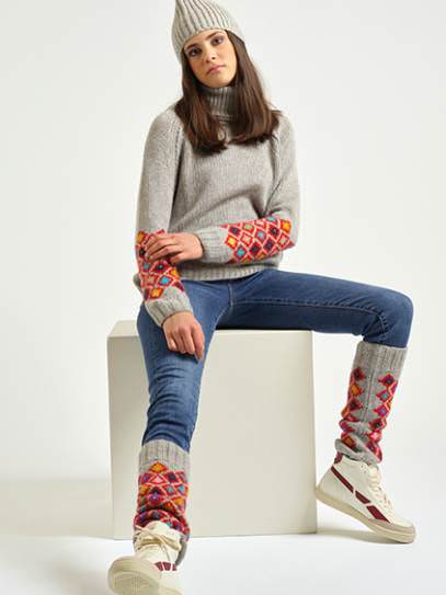 Sweater „Bella CLoud“, Hat „Patent“, Legwarmers „Bella“