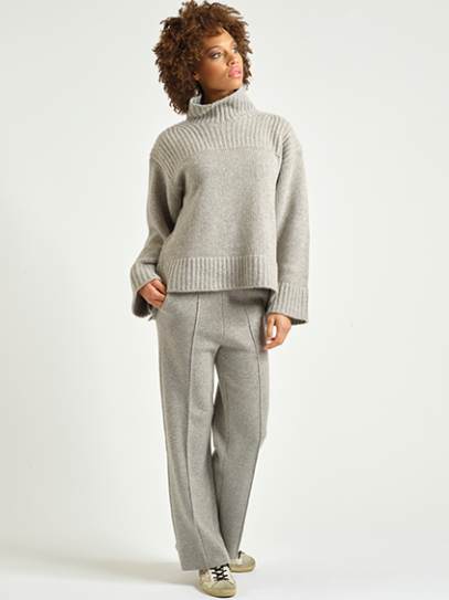 Sweater „Viola“, Trousers „Agatha“