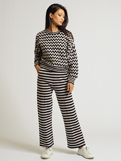 Sweater „Tatjana ZigZag“, Trousers „Agatha striped“  