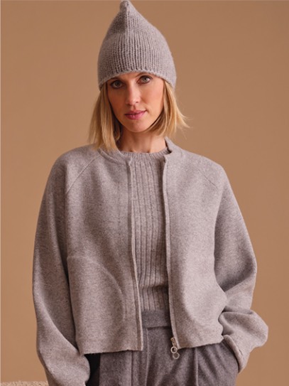 Jacket „Kapa; Sweater „Luulu“; Hat Pauli