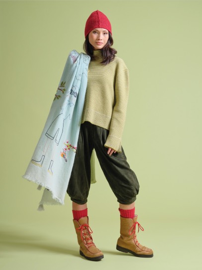 Sweater &bdquo;Nina&ldquo; Jacquart stripes;Plaid &bdquo;Deep Forest&ldquo;;Hat &bdquo;Emilia&ldquo;