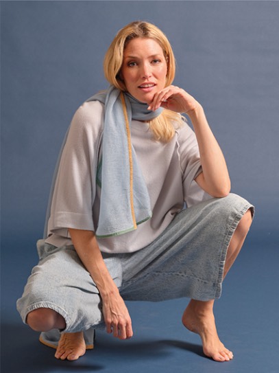 Sweater &bdquo;Arabella&ldquo; Roundneck; Shawl &bdquo;Diamond Felted&ldquo;